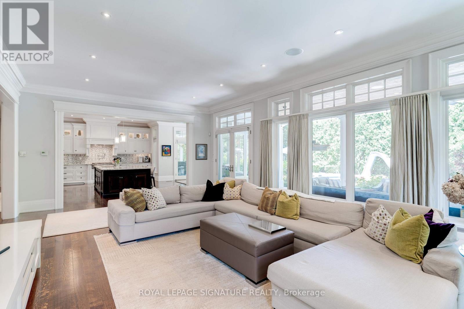 71 Ennisclare Drive W, Oakville (Mo Morrison), Ontario  L6J 4N3 - Photo 12 - W12387845