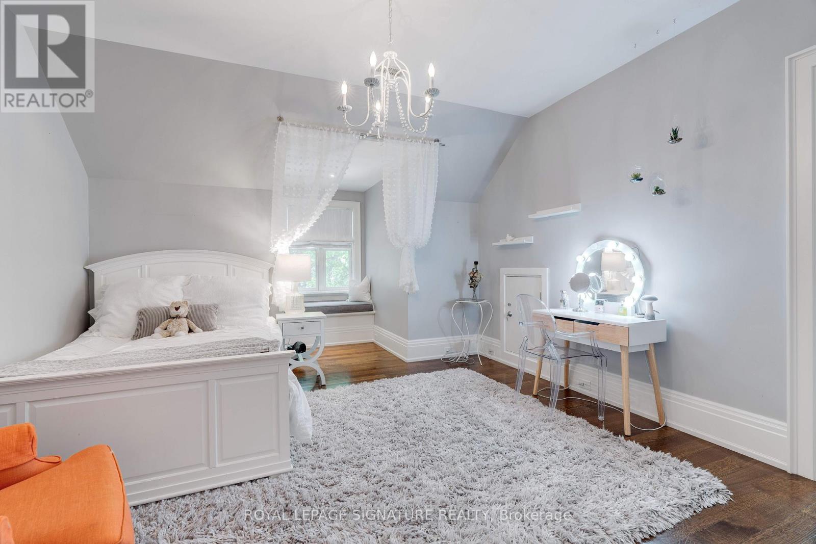 71 Ennisclare Drive W, Oakville (Mo Morrison), Ontario  L6J 4N3 - Photo 18 - W12387845