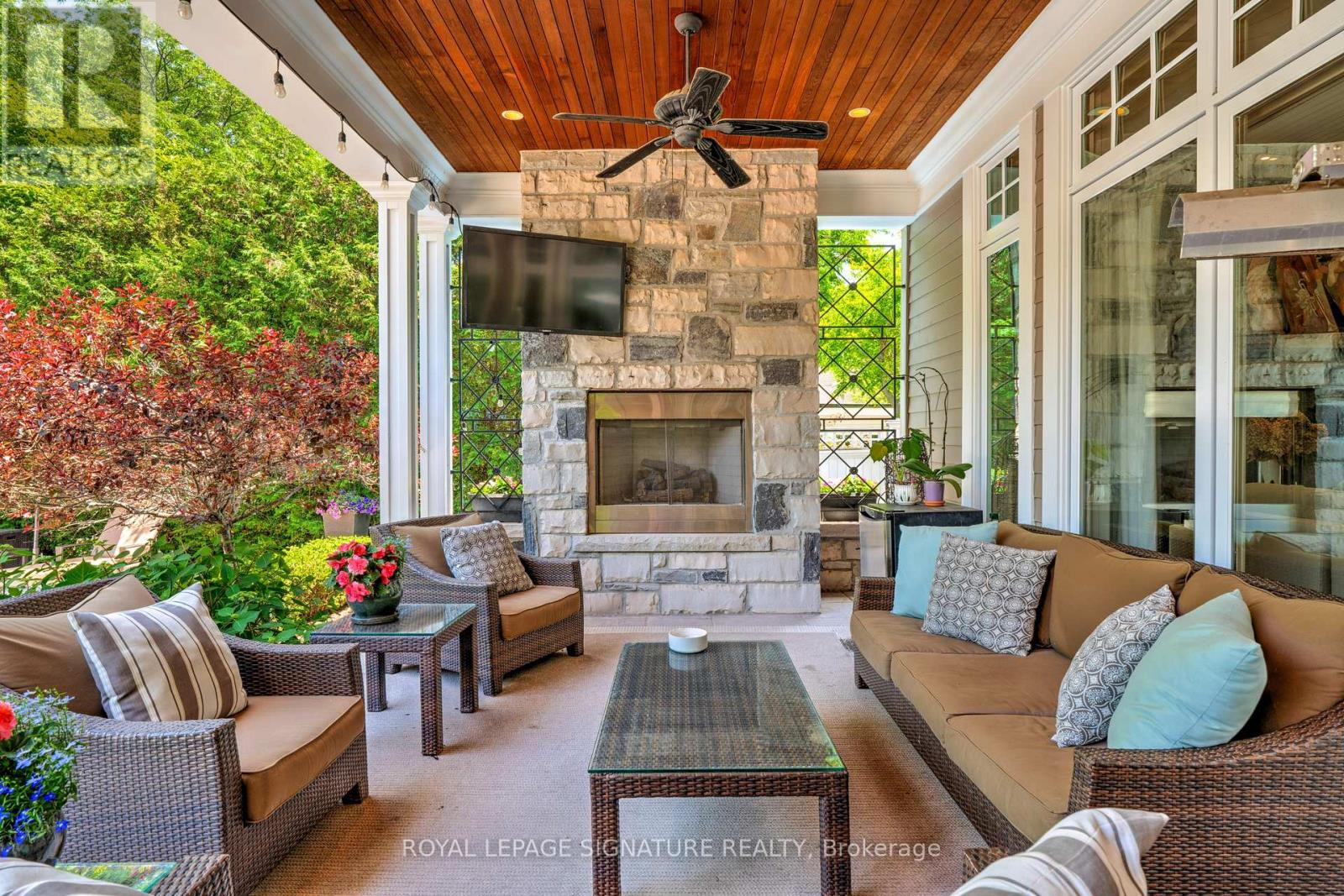 71 Ennisclare Drive W, Oakville (Mo Morrison), Ontario  L6J 4N3 - Photo 37 - W12387845