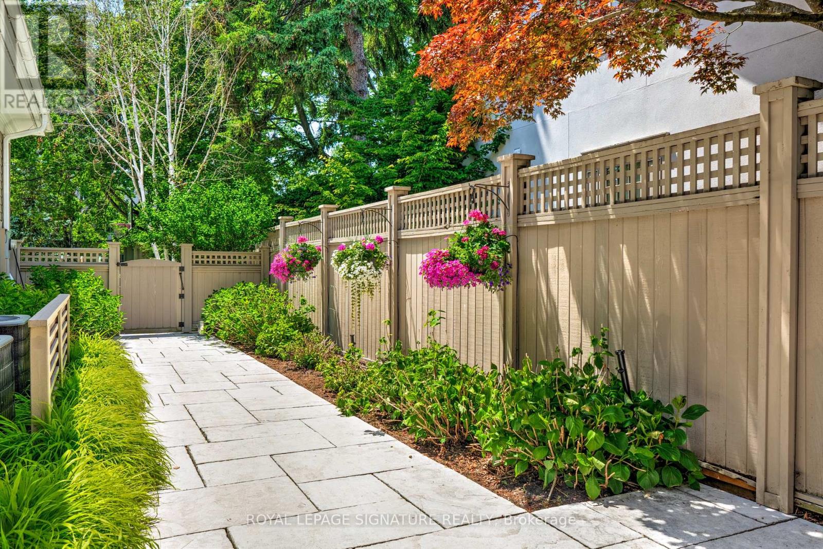 71 Ennisclare Drive W, Oakville (Mo Morrison), Ontario  L6J 4N3 - Photo 40 - W12387845