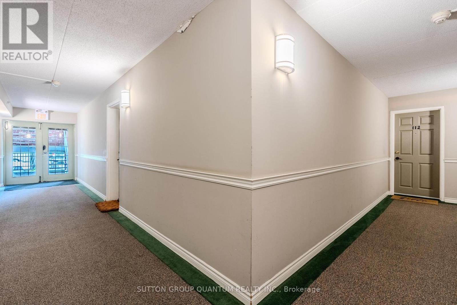 112 - 4013 Kilmer Drive, Burlington, Ontario  L7M 4M3 - Photo 2 - W12387854