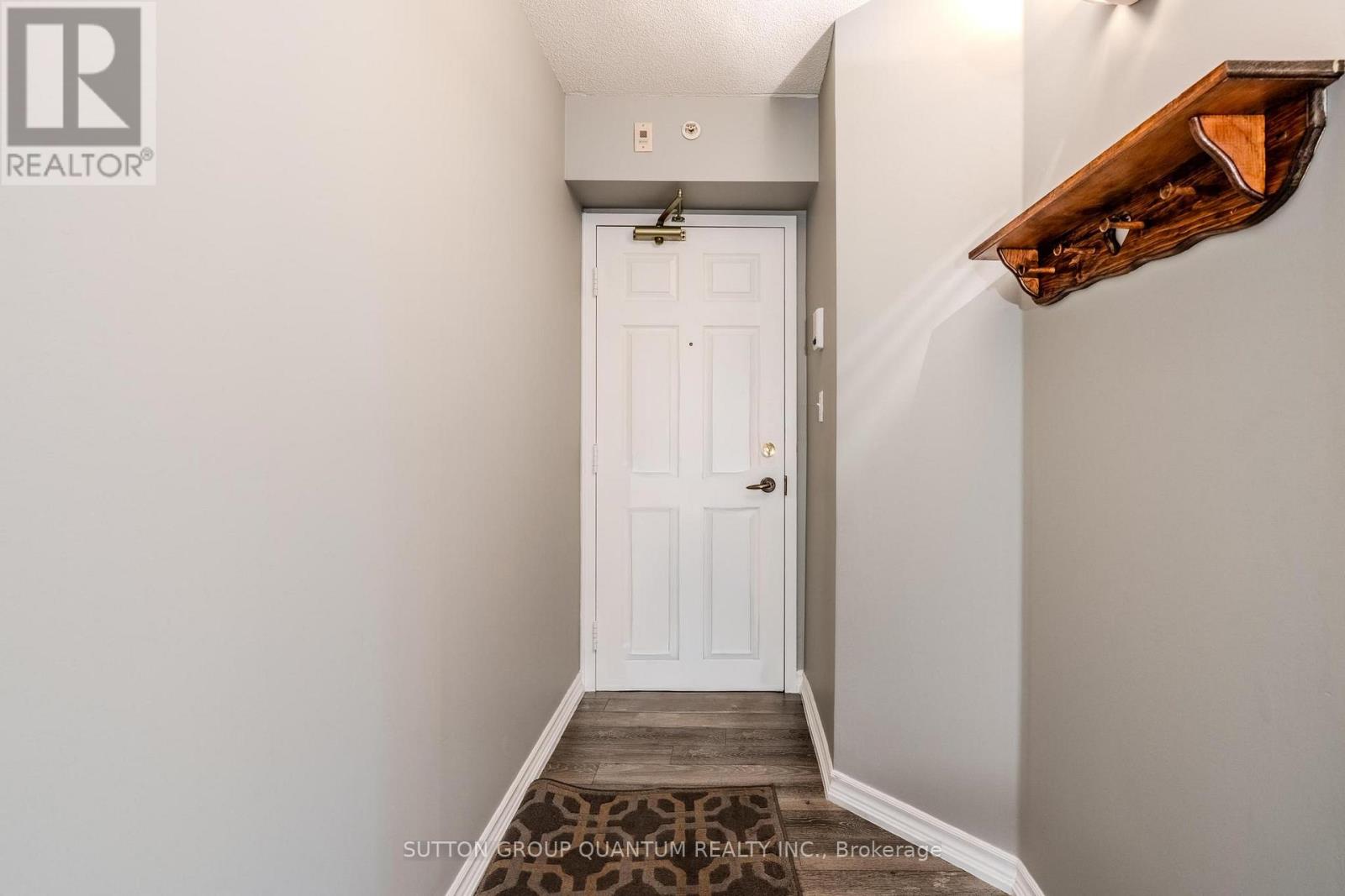 112 - 4013 Kilmer Drive, Burlington, Ontario  L7M 4M3 - Photo 3 - W12387854