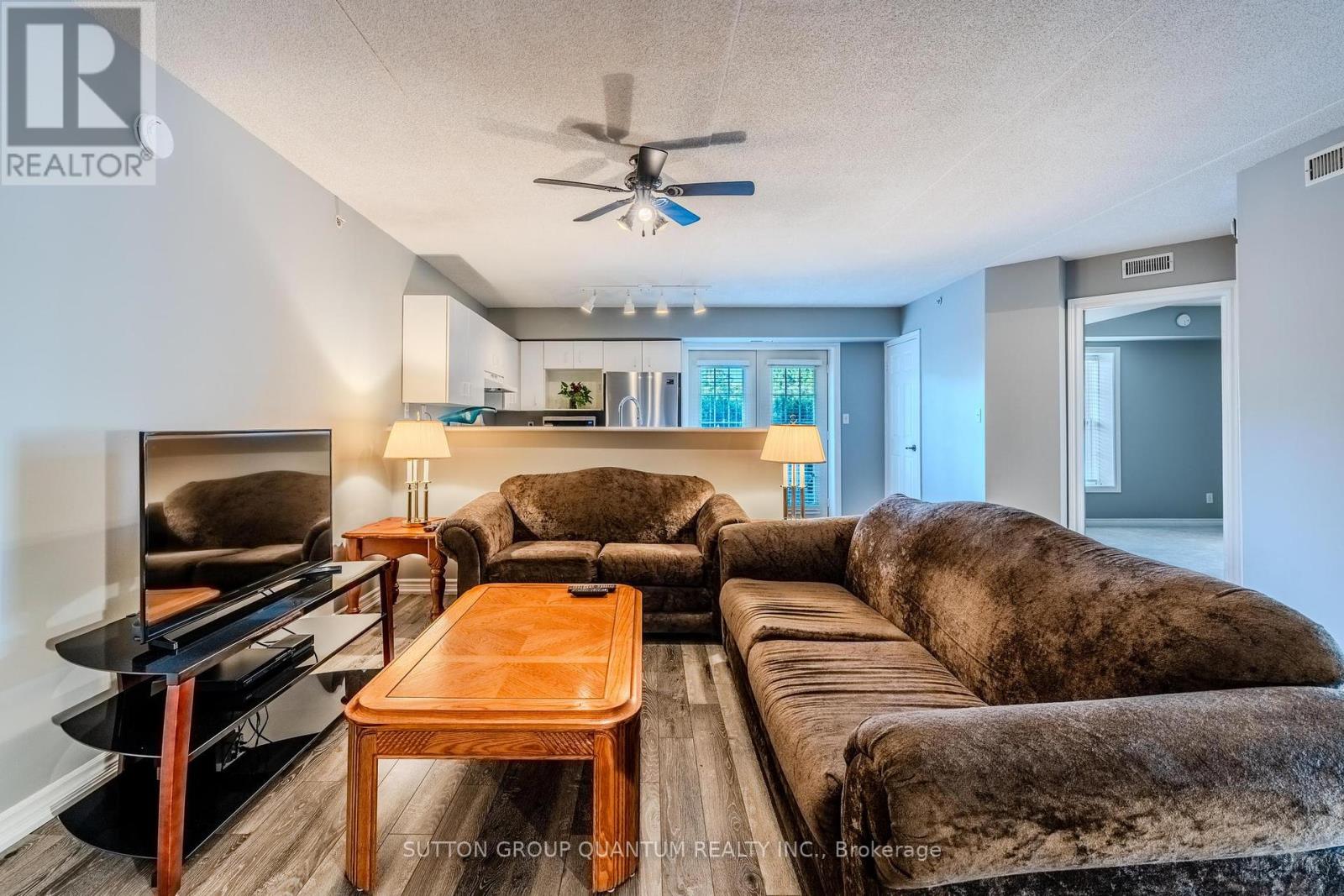 112 - 4013 Kilmer Drive, Burlington, Ontario  L7M 4M3 - Photo 6 - W12387854