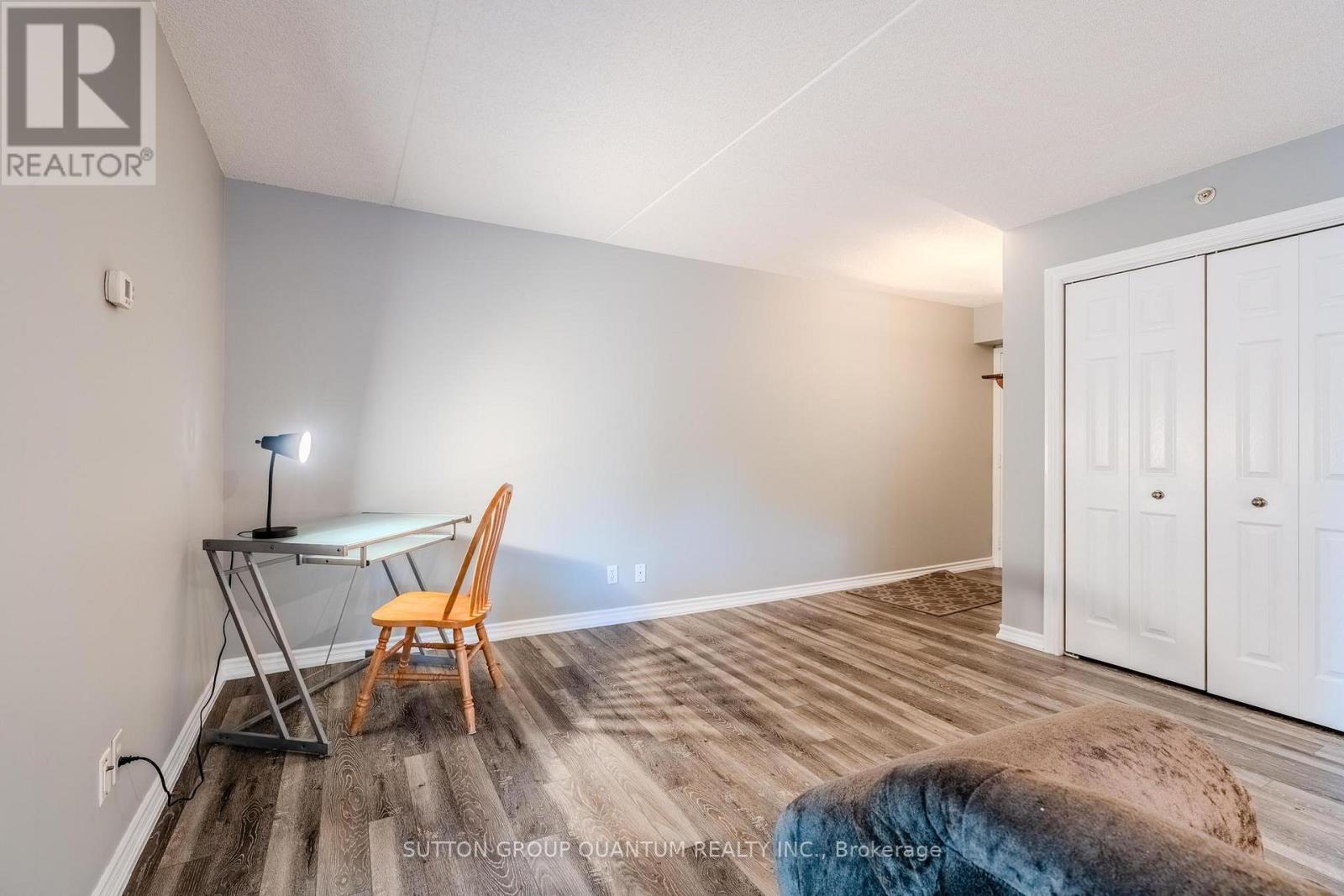 112 - 4013 Kilmer Drive, Burlington, Ontario  L7M 4M3 - Photo 7 - W12387854