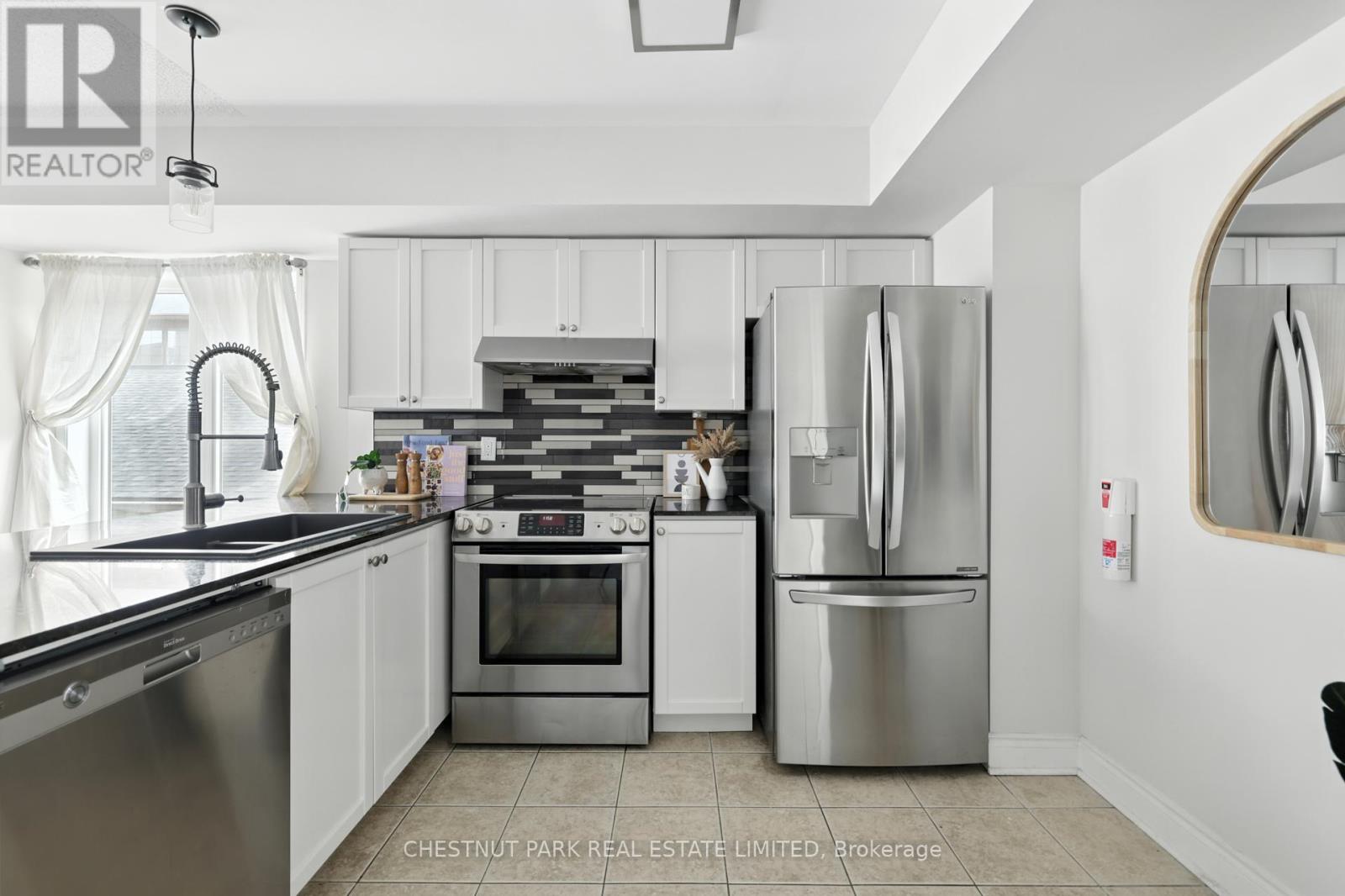 Property at 62 - 55 FOUNDRY AVENUE image 5