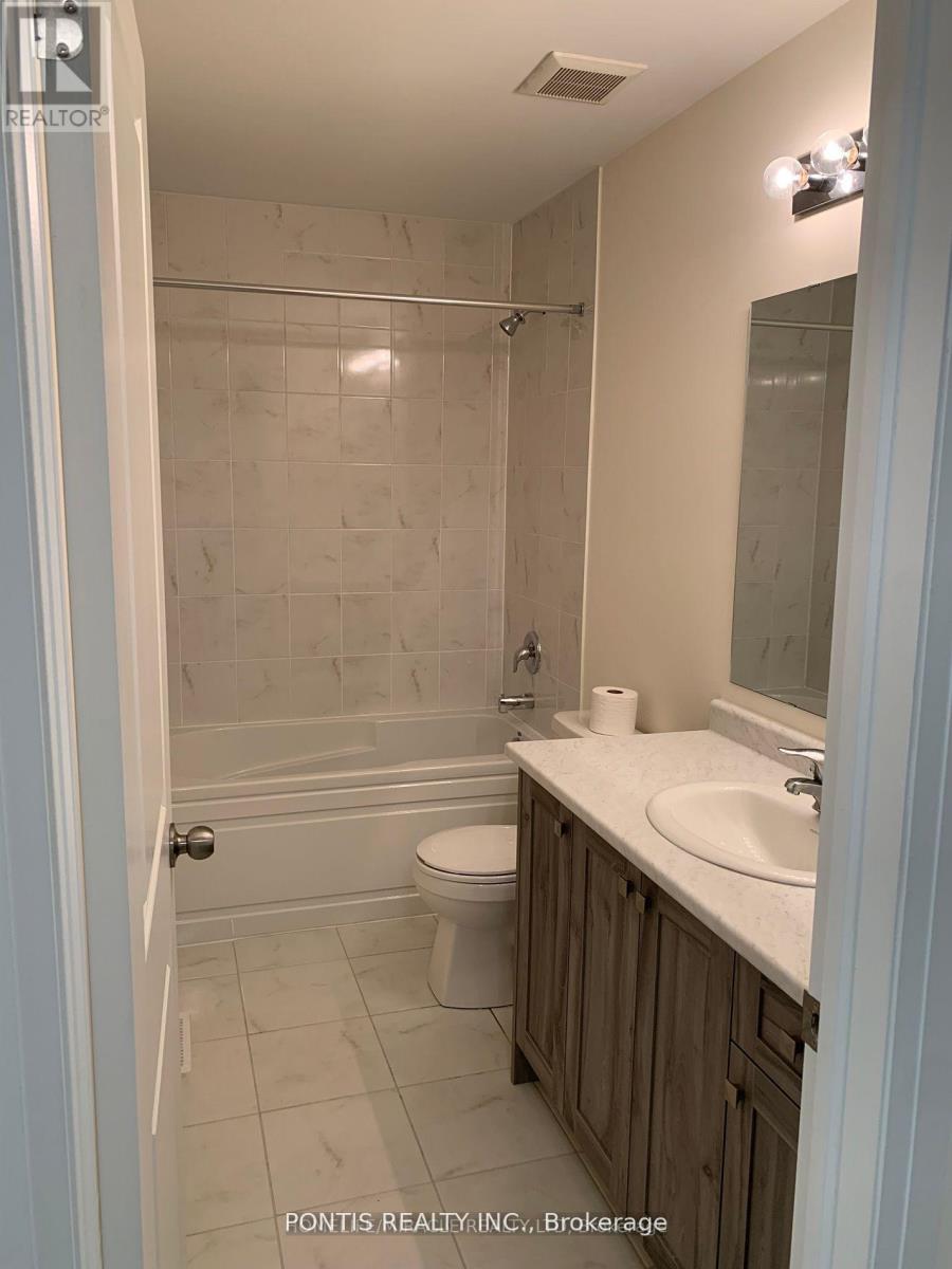 26 Brixham Lane, Brampton, Ontario  L7A 5K2 - Photo 4 - W12387864