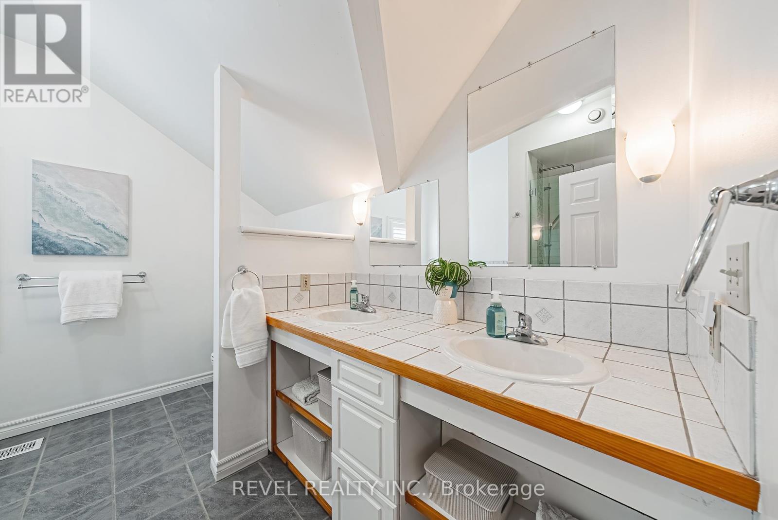 8305 Canyon Road, Milton, Ontario  L0P 1B0 - Photo 26 - W12387904