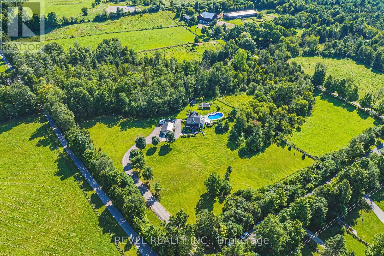 8305 Canyon Road, Milton, Ontario  L0P 1B0 - Photo 5 - W12387904