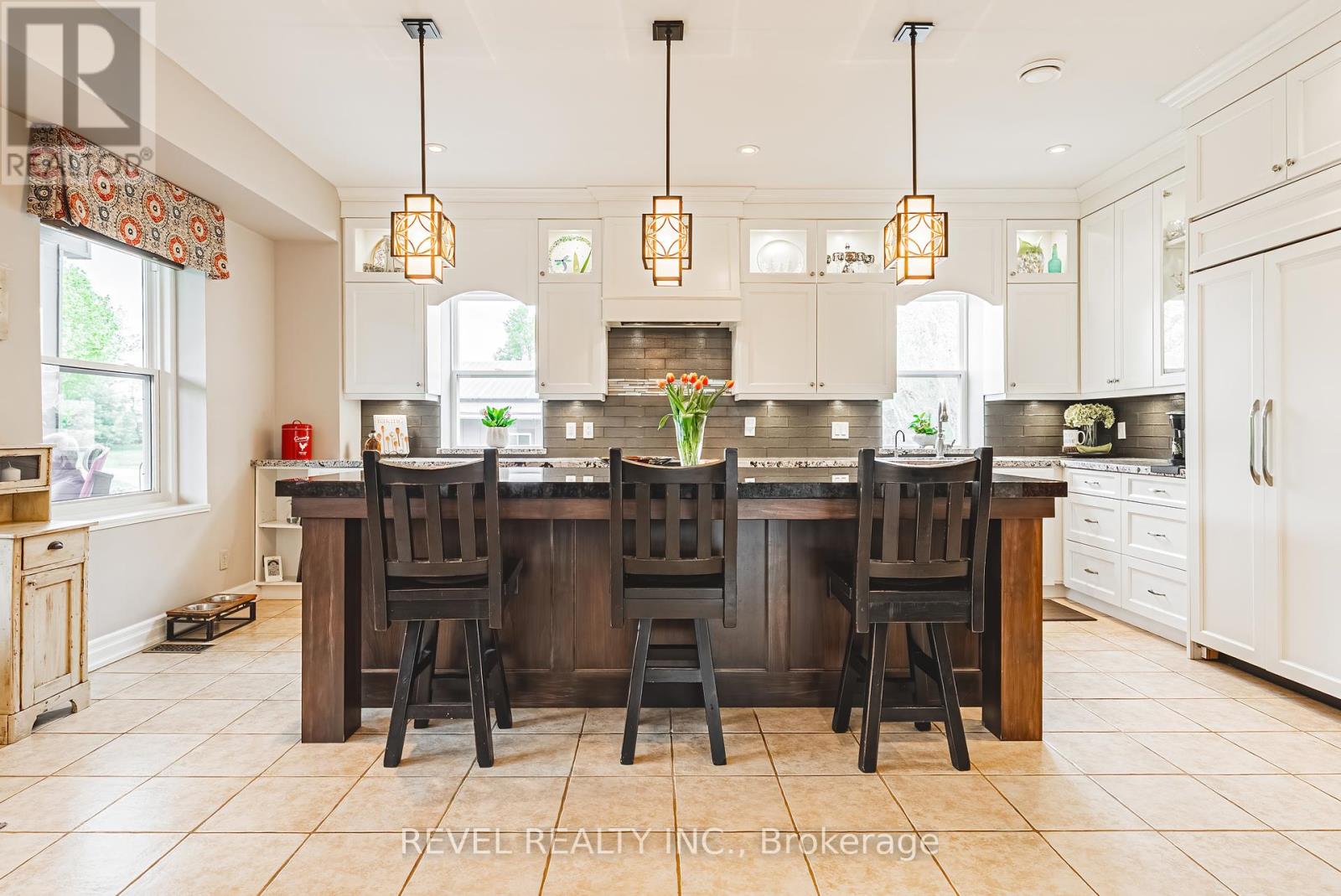 8305 Canyon Road, Milton, Ontario  L0P 1B0 - Photo 9 - W12387904