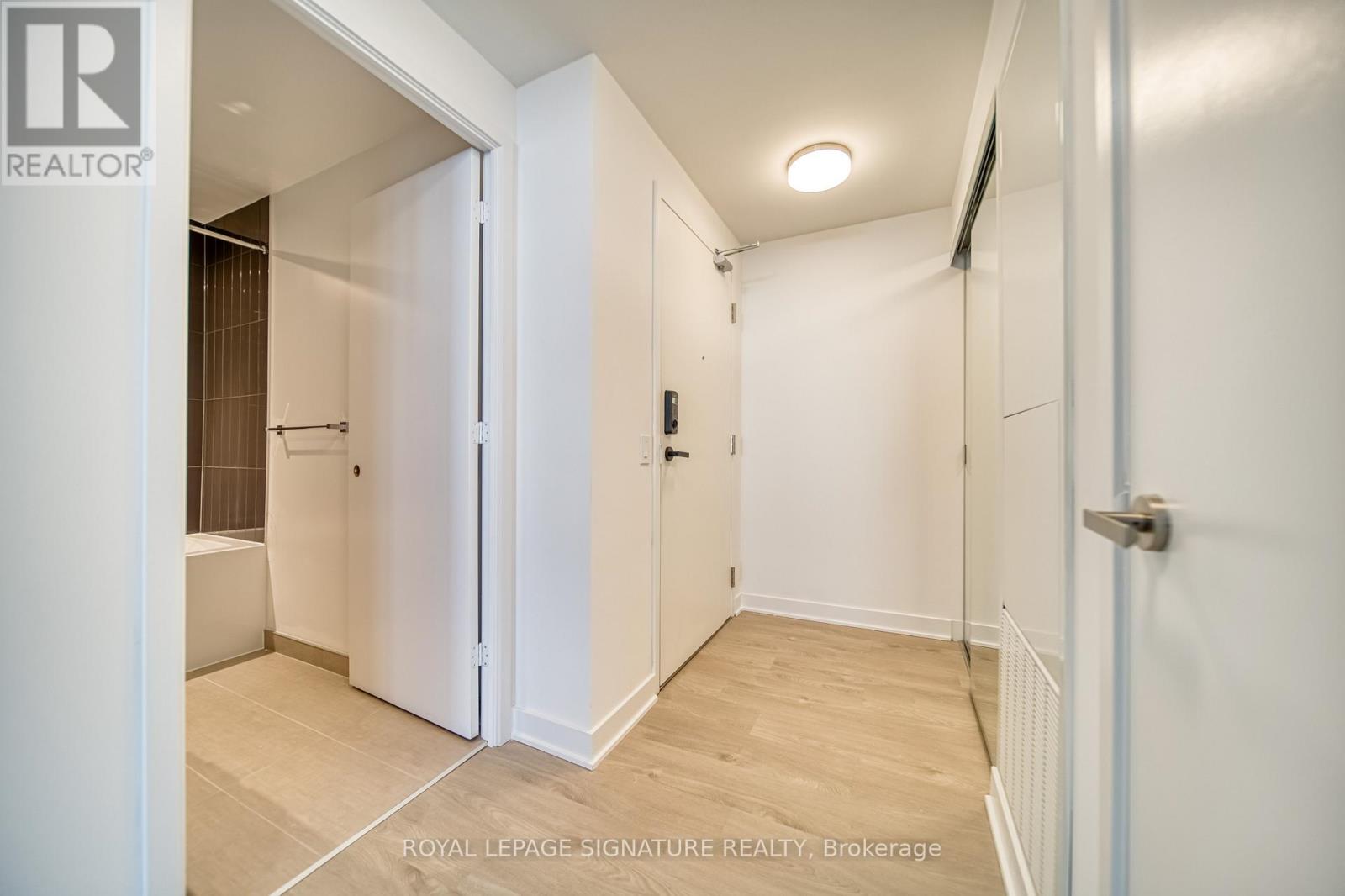 4503 - 3900 Confederation Parkway, Mississauga (City Centre), Ontario  L5B 0M3 - Photo 2 - W12387915
