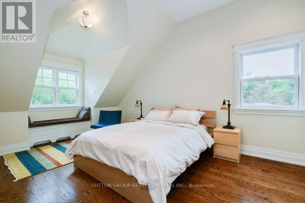 101 Perry Crescent, Toronto, Ontario  M9A 1K4 - Photo 28 - W12387948