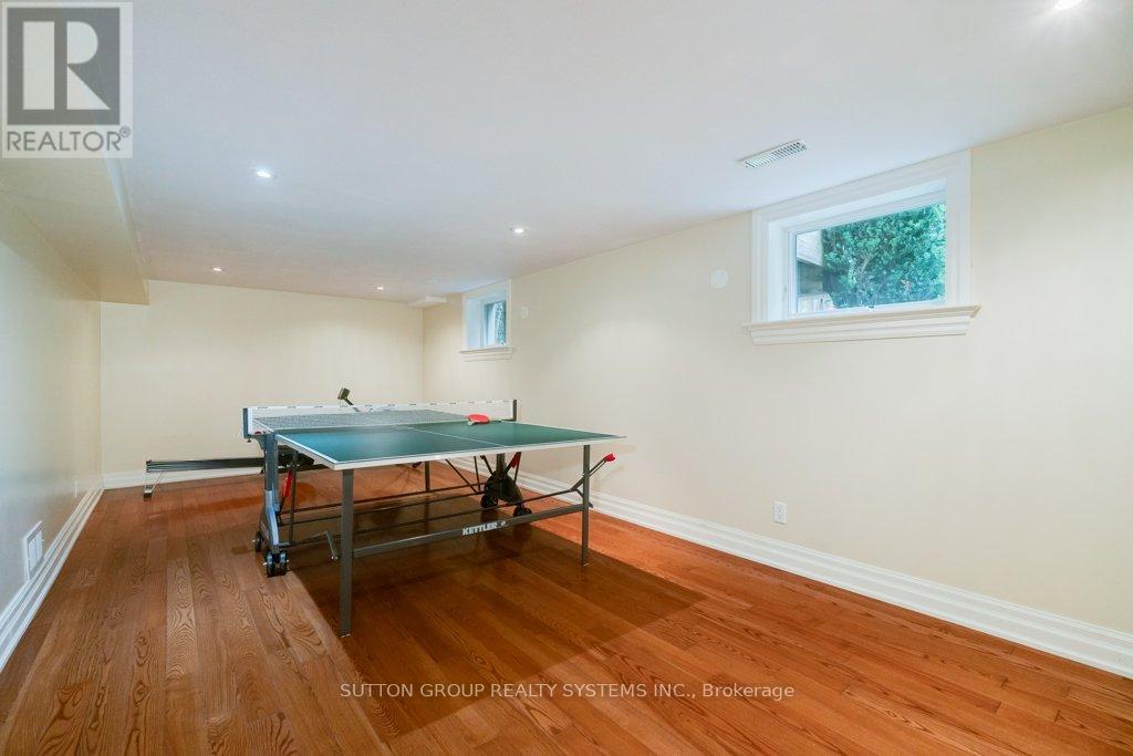 101 Perry Crescent, Toronto, Ontario  M9A 1K4 - Photo 41 - W12387948