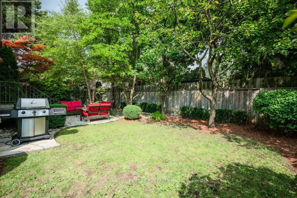 101 Perry Crescent, Toronto, Ontario  M9A 1K4 - Photo 45 - W12387948