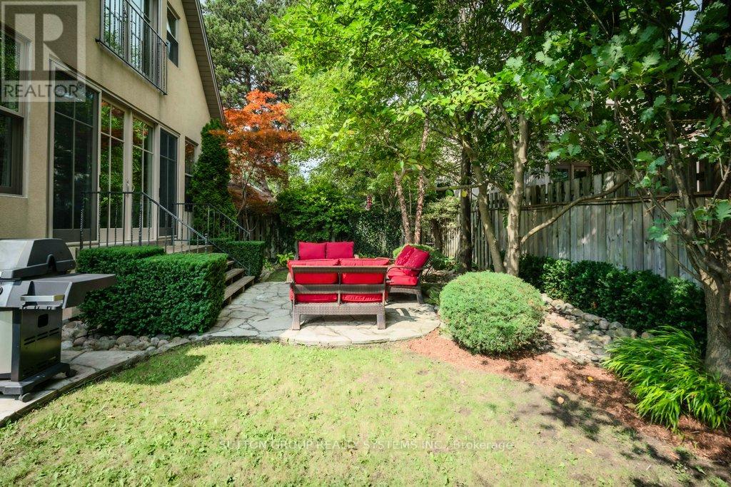 101 Perry Crescent, Toronto, Ontario  M9A 1K4 - Photo 46 - W12387948