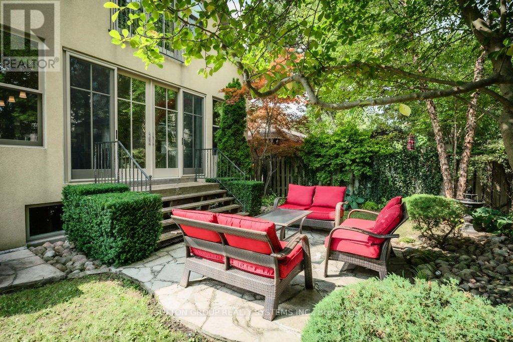 101 Perry Crescent, Toronto, Ontario  M9A 1K4 - Photo 47 - W12387948