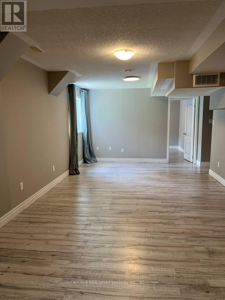 Lower - 12 Jenner Court, Cambridge, Ontario  N1T 2B5 - Photo 11 - X12387960