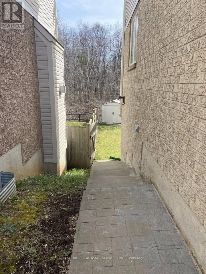 Lower - 12 Jenner Court, Cambridge, Ontario  N1T 2B5 - Photo 5 - X12387960