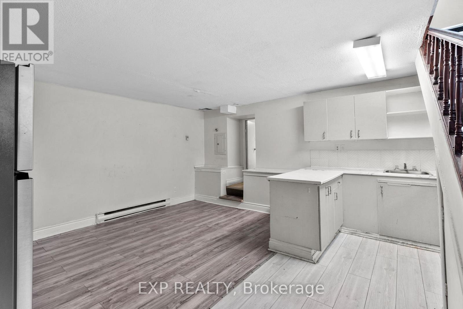 23 Lowrey Street, Ottawa, Ontario  K1Y 2S5 - Photo 10 - X12327148