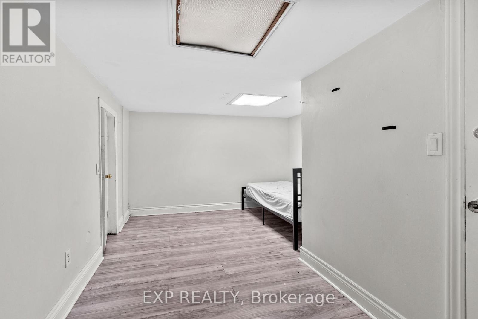 23 Lowrey Street, Ottawa, Ontario  K1Y 2S5 - Photo 17 - X12327148