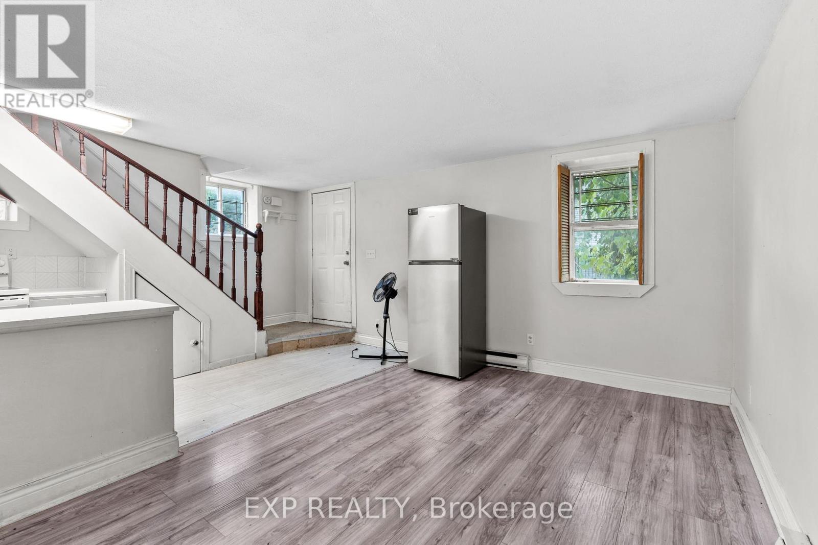 23 Lowrey Street, Ottawa, Ontario  K1Y 2S5 - Photo 14 - X12327148