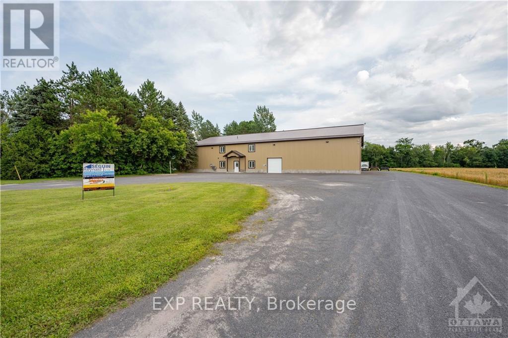 5536 County Road 10 Road, The Nation, Ontario  K0B 1G0 - Photo 3 - X12387950