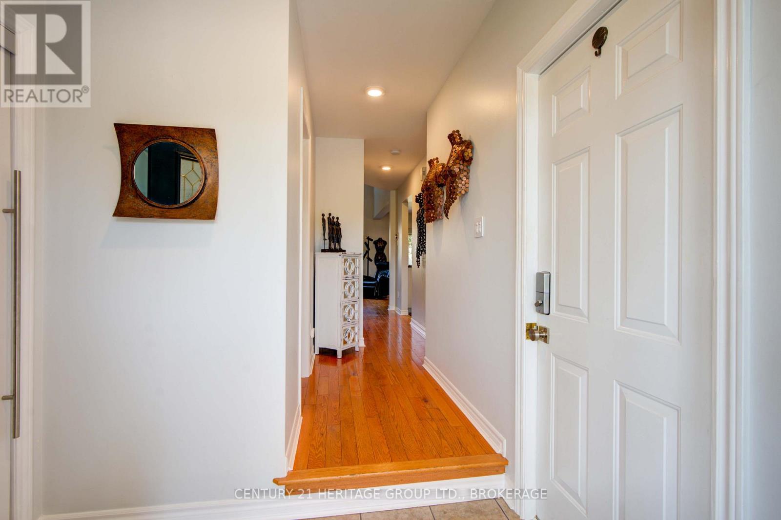 244 River Street, Gananoque, Ontario  K7G 2P7 - Photo 3 - X12388150
