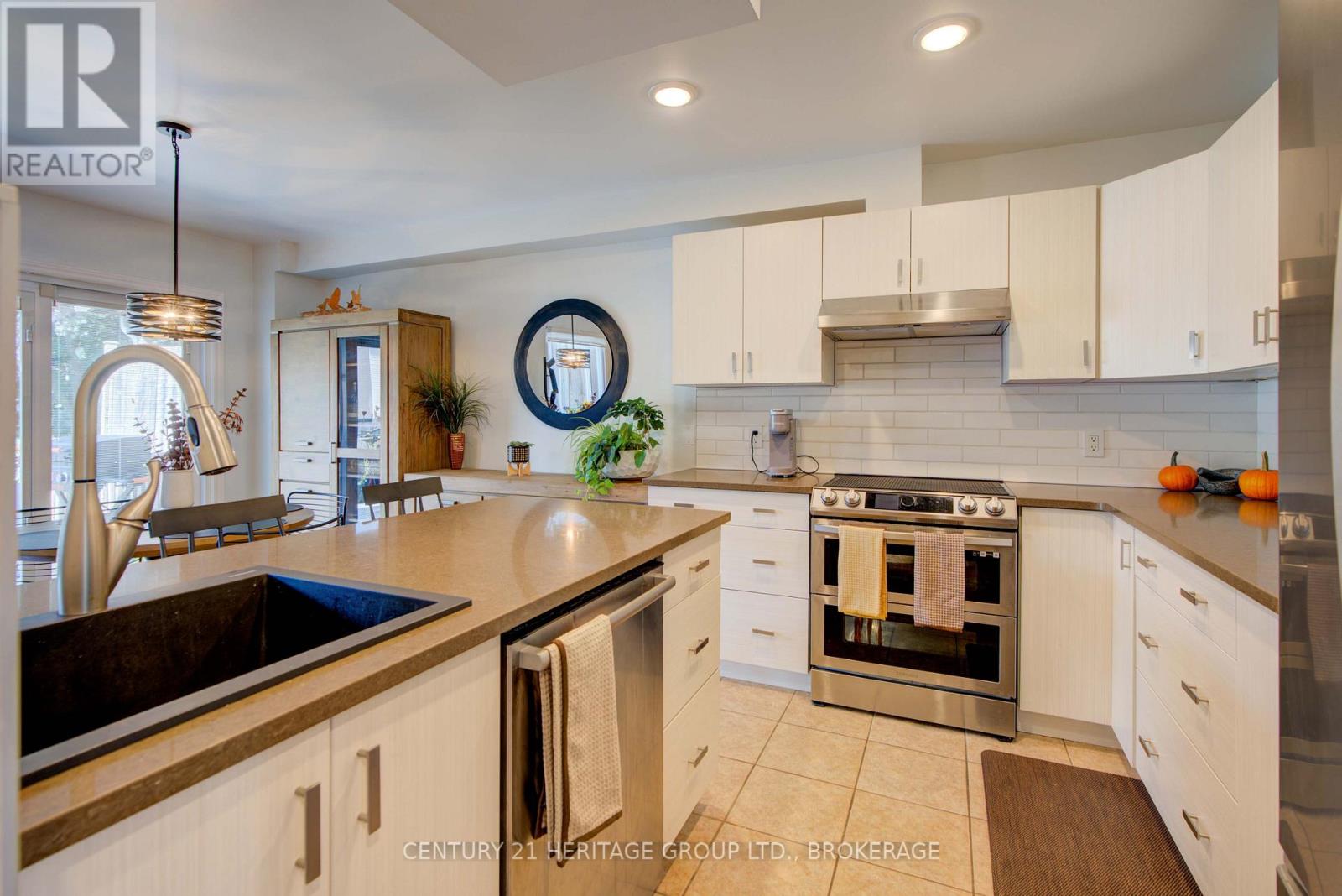 244 River Street, Gananoque, Ontario  K7G 2P7 - Photo 4 - X12388150