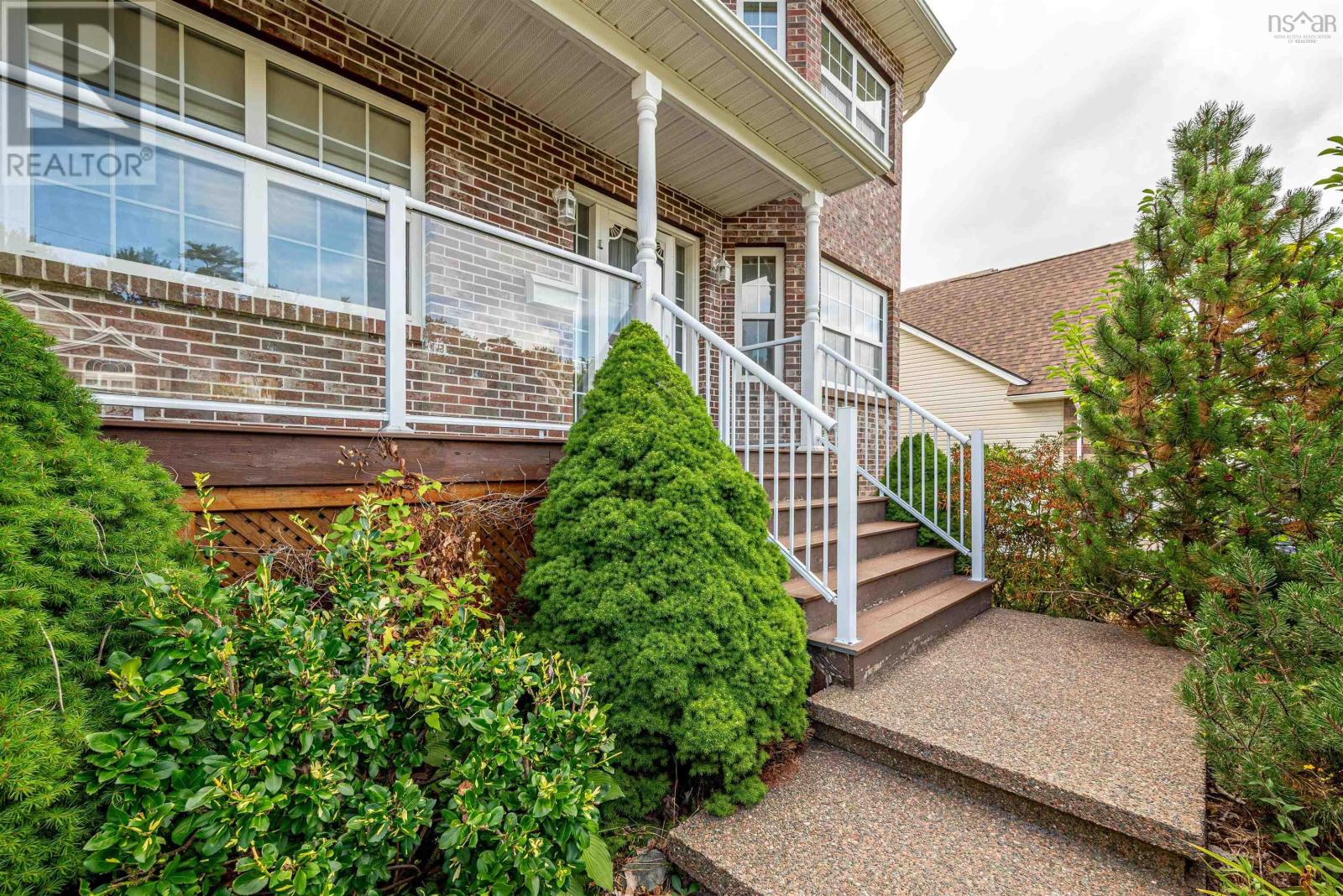 Property at 98 Castlepark Grove image 2