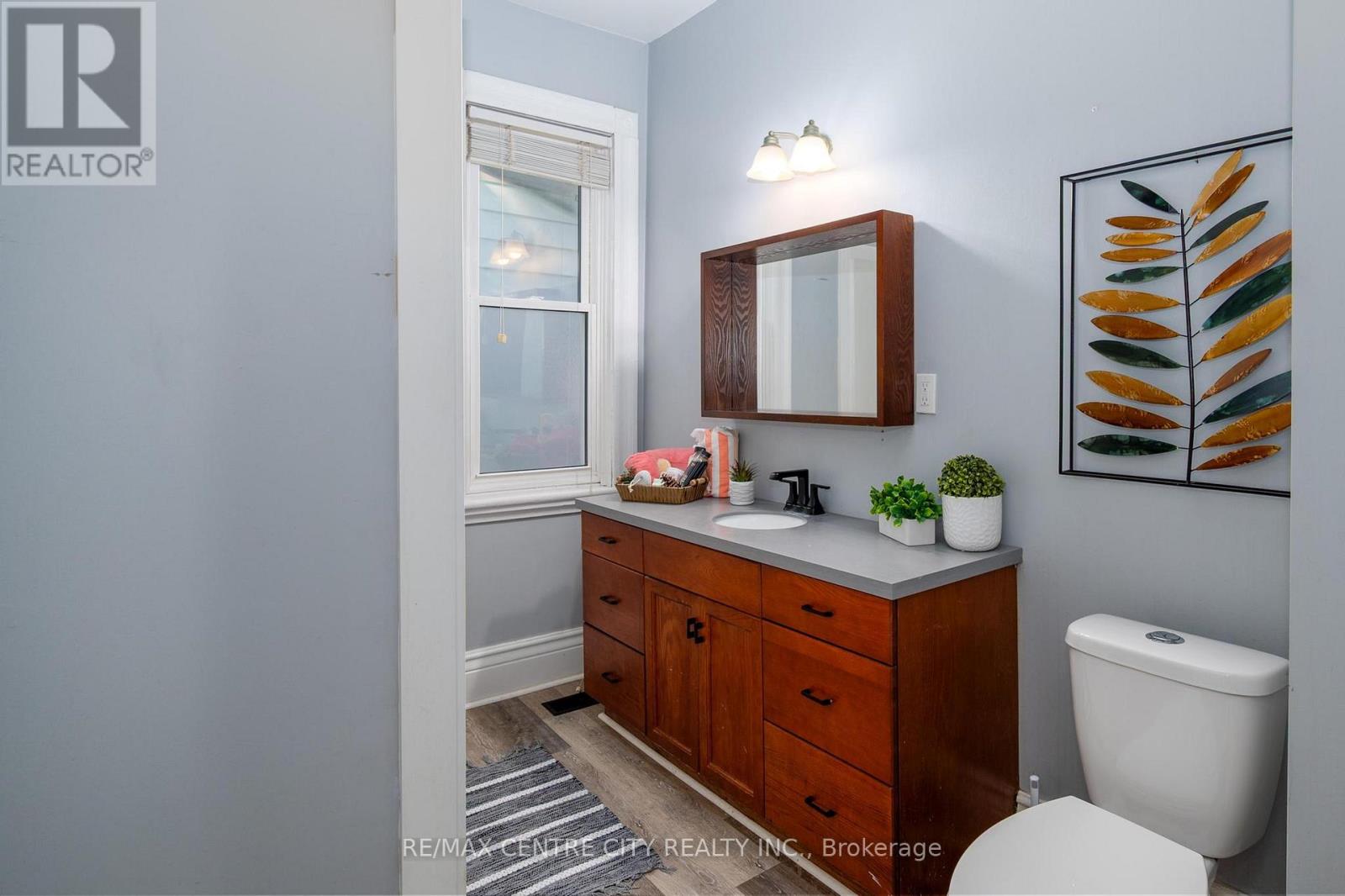 98 Oak Street, London East (East M), Ontario  N5Z 2H6 - Photo 12 - X12388292