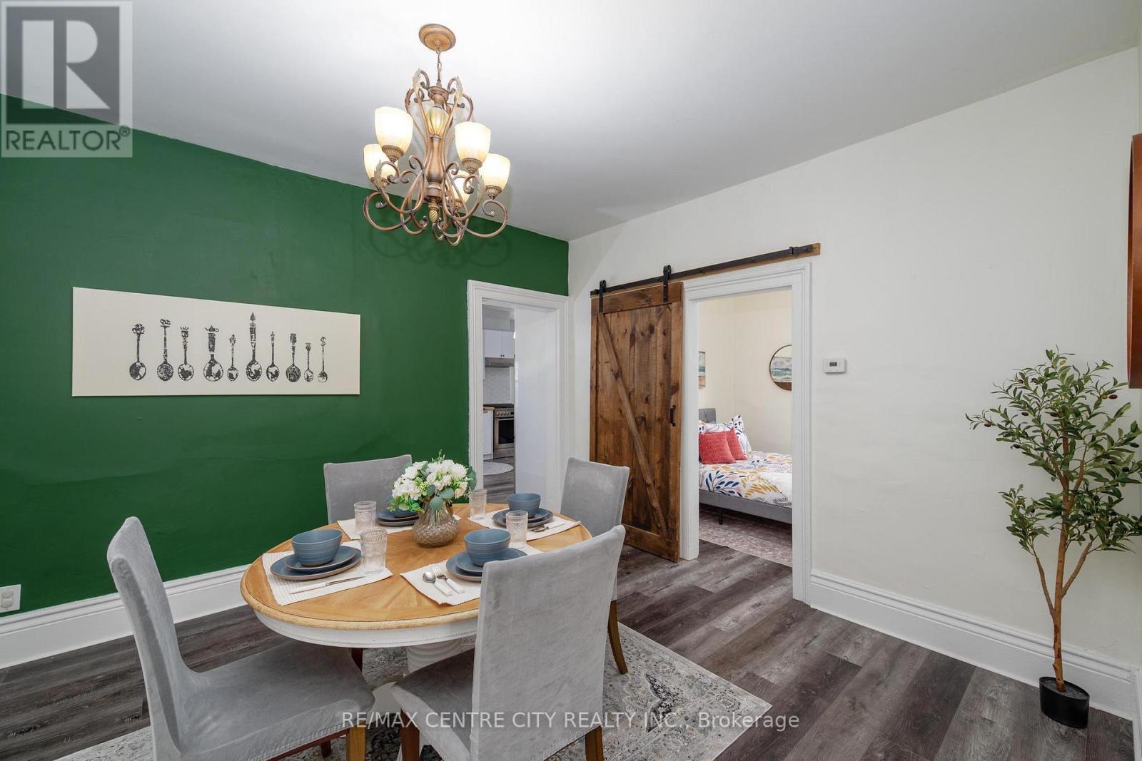 98 Oak Street, London East (East M), Ontario  N5Z 2H6 - Photo 7 - X12388292