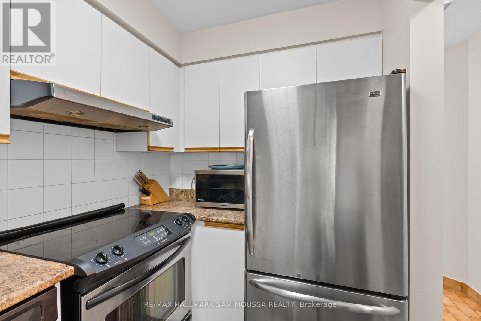 1178 Blasdell Avenue, Ottawa, Ontario  K1K 4H5 - Photo 10 - X12388109