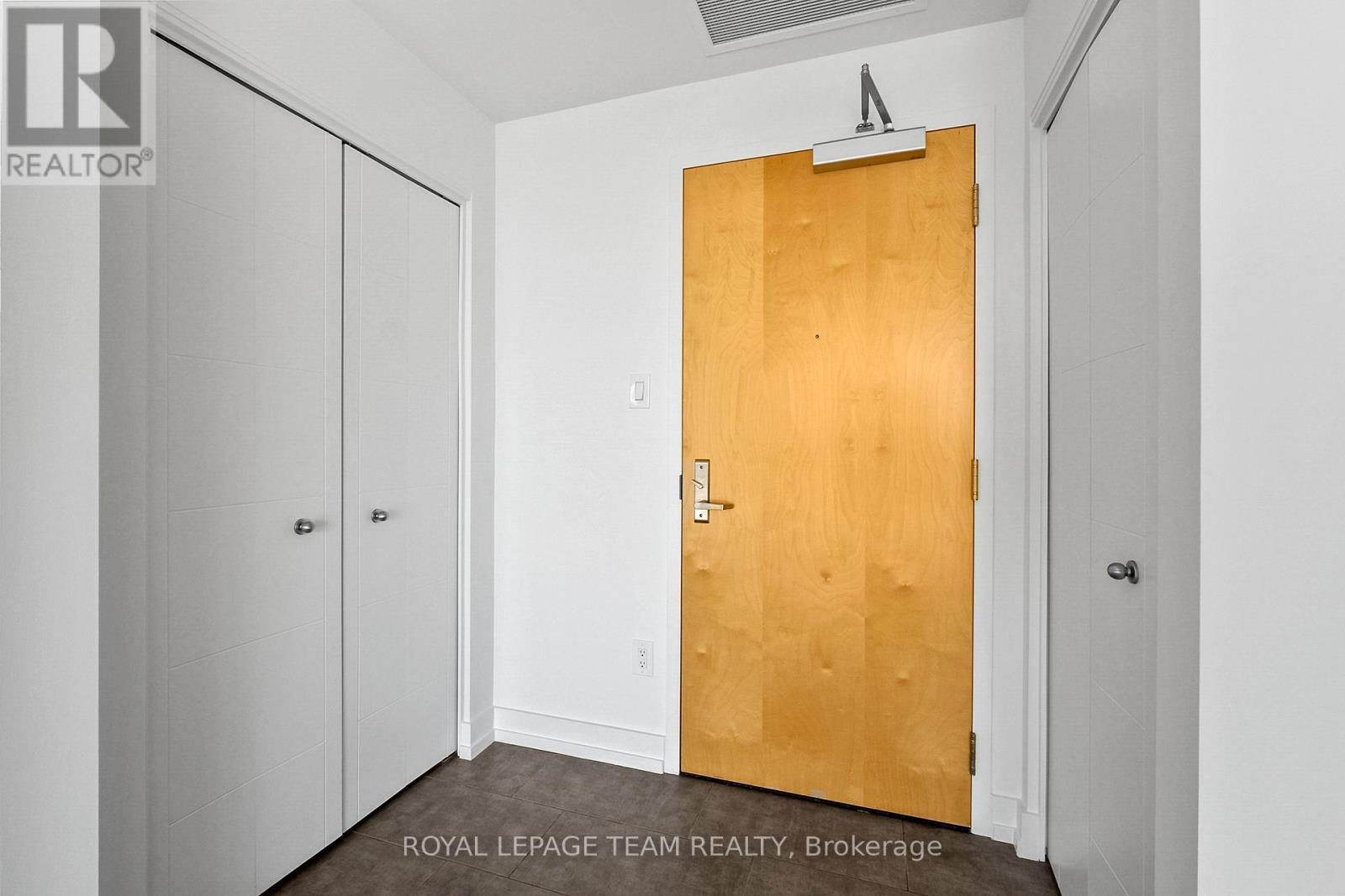 2408 - 179 Metcalfe Street, Ottawa, Ontario  K2P 1P7 - Photo 9 - X12388119