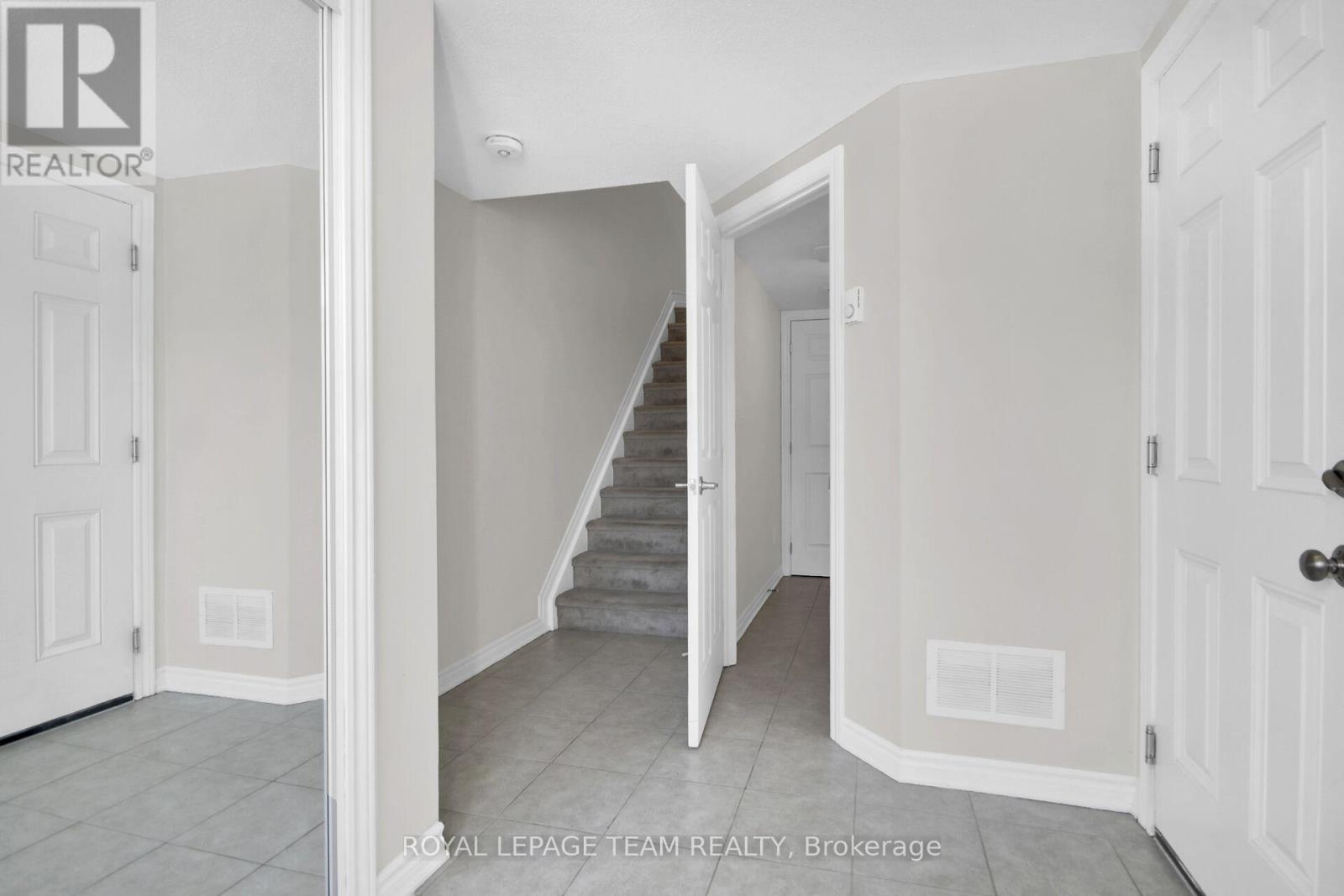452 Riverboat Heights, Ottawa, Ontario  K2J 6K1 - Photo 4 - X12388170