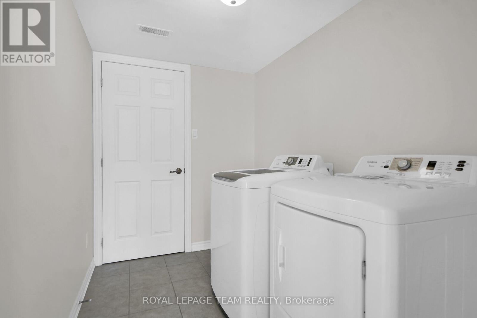 452 Riverboat Heights, Ottawa, Ontario  K2J 6K1 - Photo 5 - X12388170