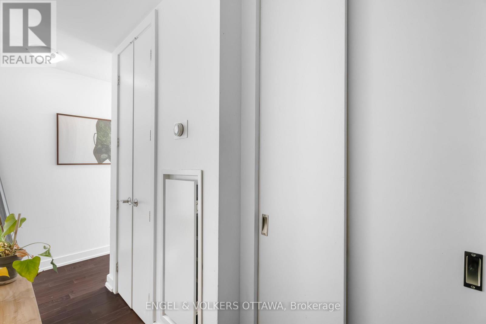 807 - 111 Champagne Avenue S, Ottawa, Ontario  K1S 5V3 - Photo 4 - X12388213