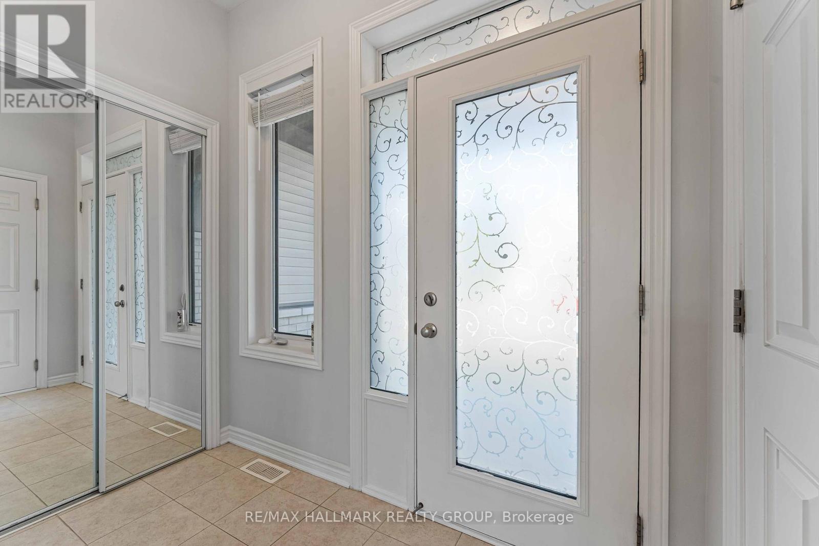 402 Edgevalley Court, Ottawa, Ontario  K2S 2R3 - Photo 2 - X12388254