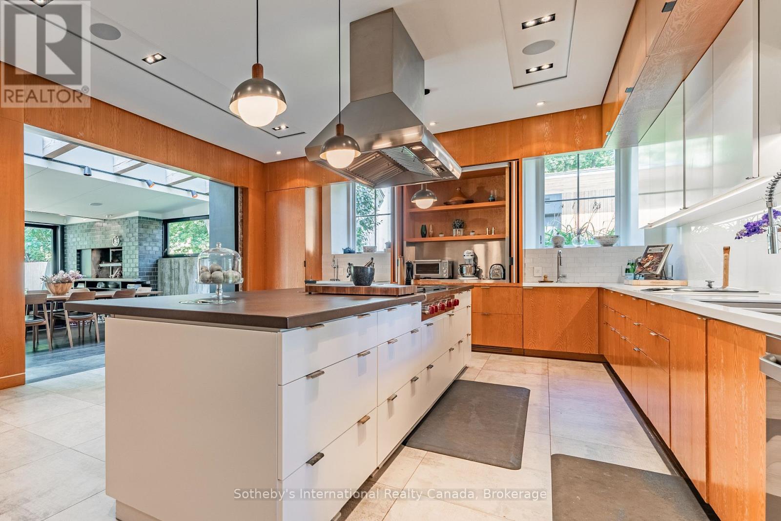 1 Springhill Street, Hamilton, Ontario  L9H 4V2 - Photo 20 - X12388241