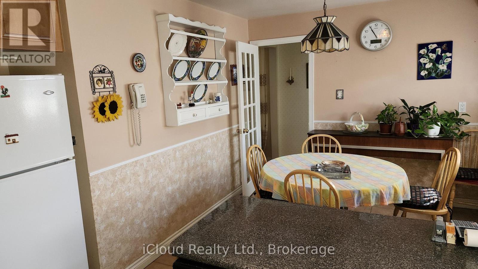 214 Fairglen Avenue, Toronto, Ontario  M1W 1B1 - Photo 11 - E12383001