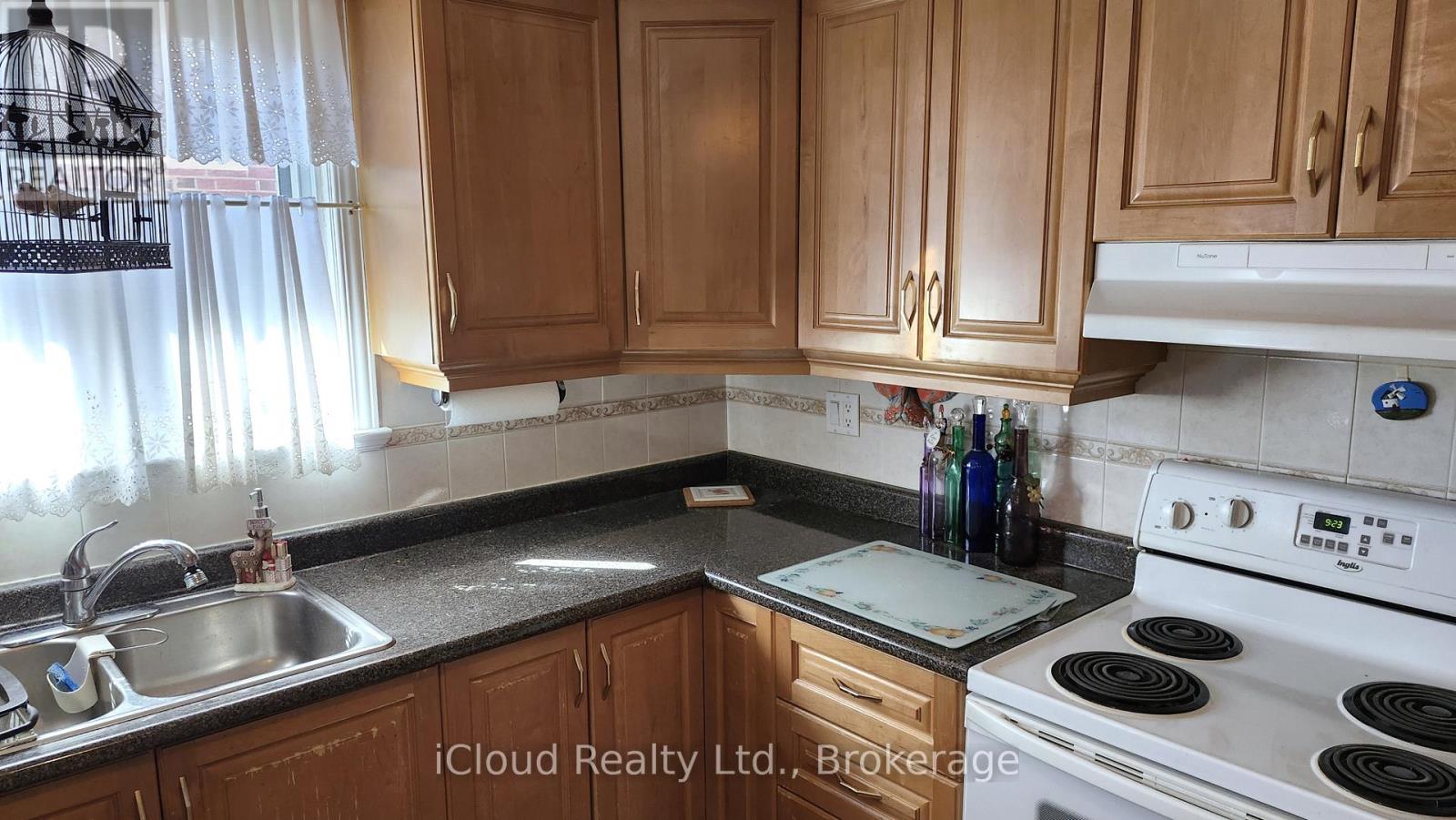 214 Fairglen Avenue, Toronto, Ontario  M1W 1B1 - Photo 22 - E12383001