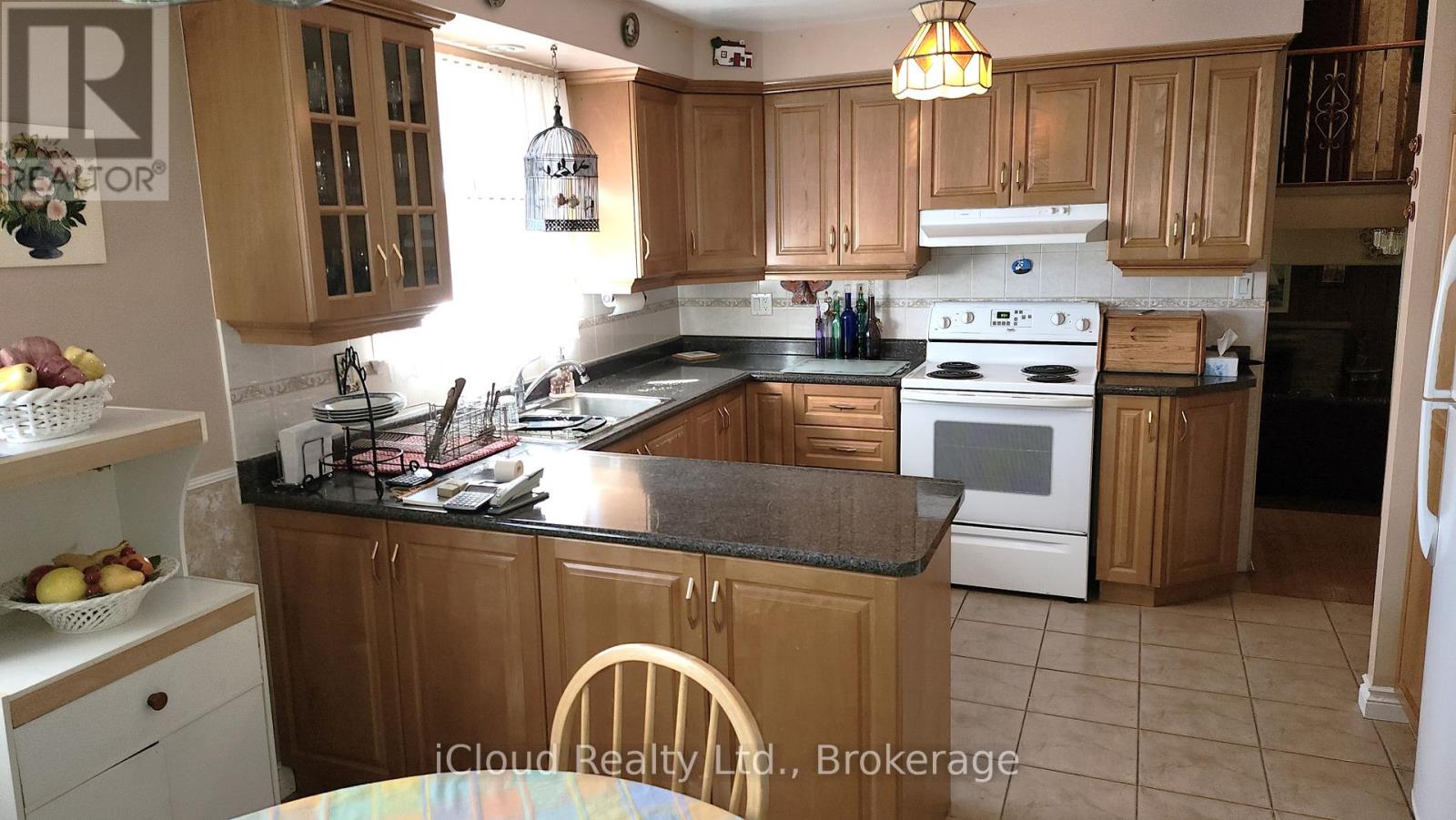 214 Fairglen Avenue, Toronto, Ontario  M1W 1B1 - Photo 8 - E12383001