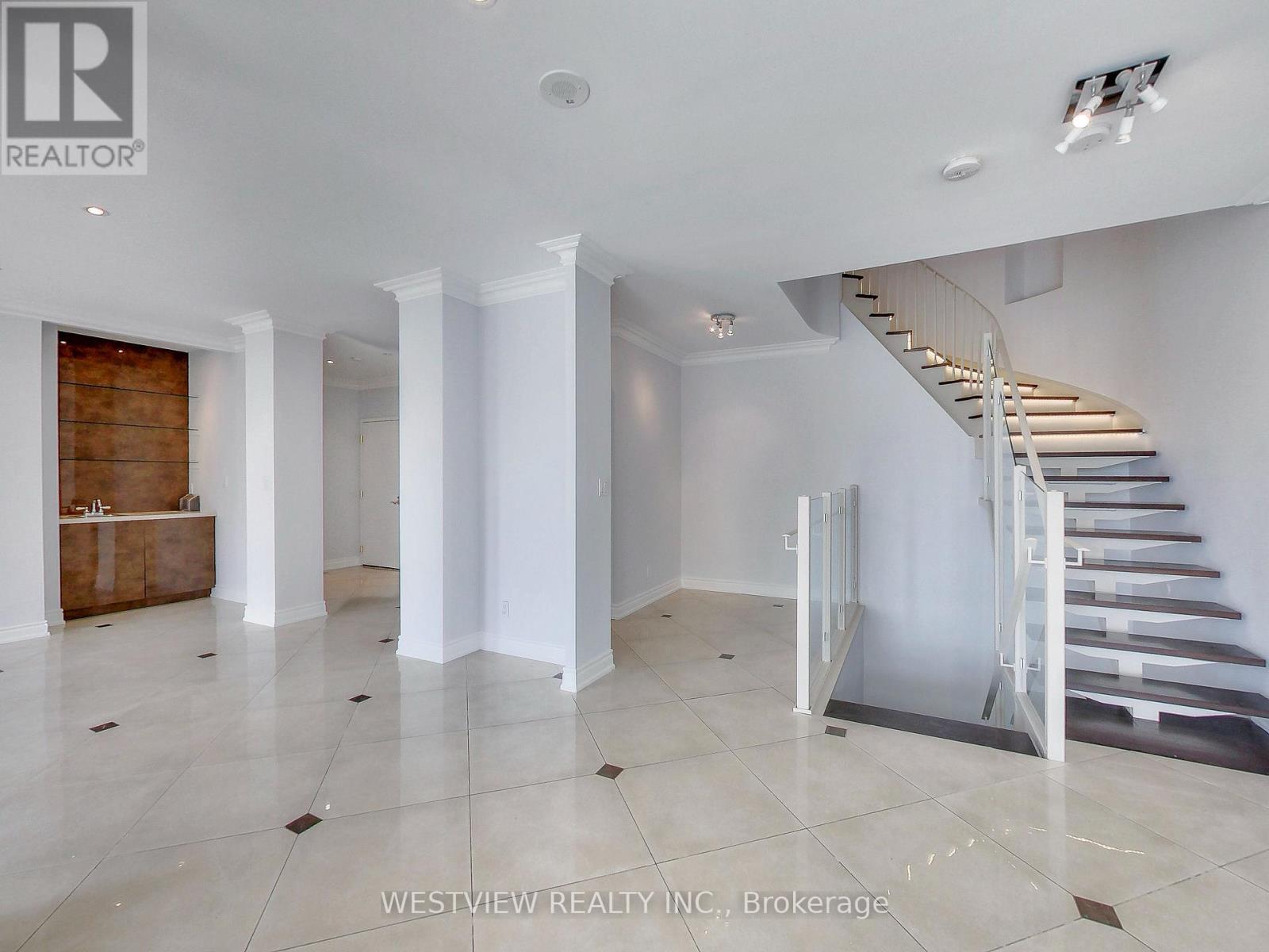 116 - 2111 Lake Shore Boulevard, Toronto, Ontario  M8V 4B2 - Photo 7 - W12268123