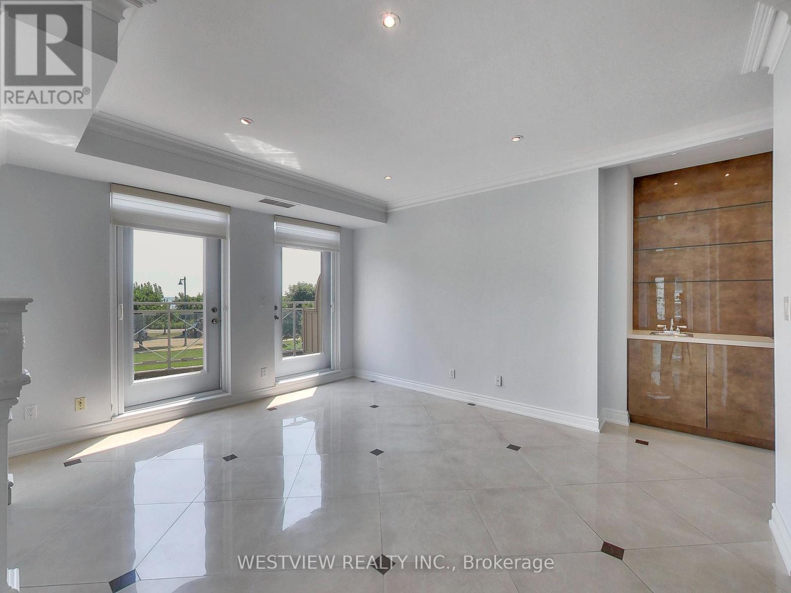 116 - 2111 Lake Shore Boulevard, Toronto, Ontario  M8V 4B2 - Photo 9 - W12268123