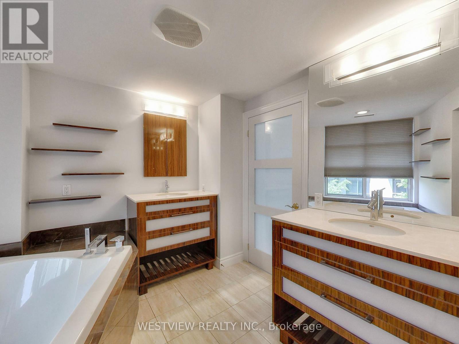 116 - 2111 Lake Shore Boulevard, Toronto, Ontario  M8V 4B2 - Photo 31 - W12268123