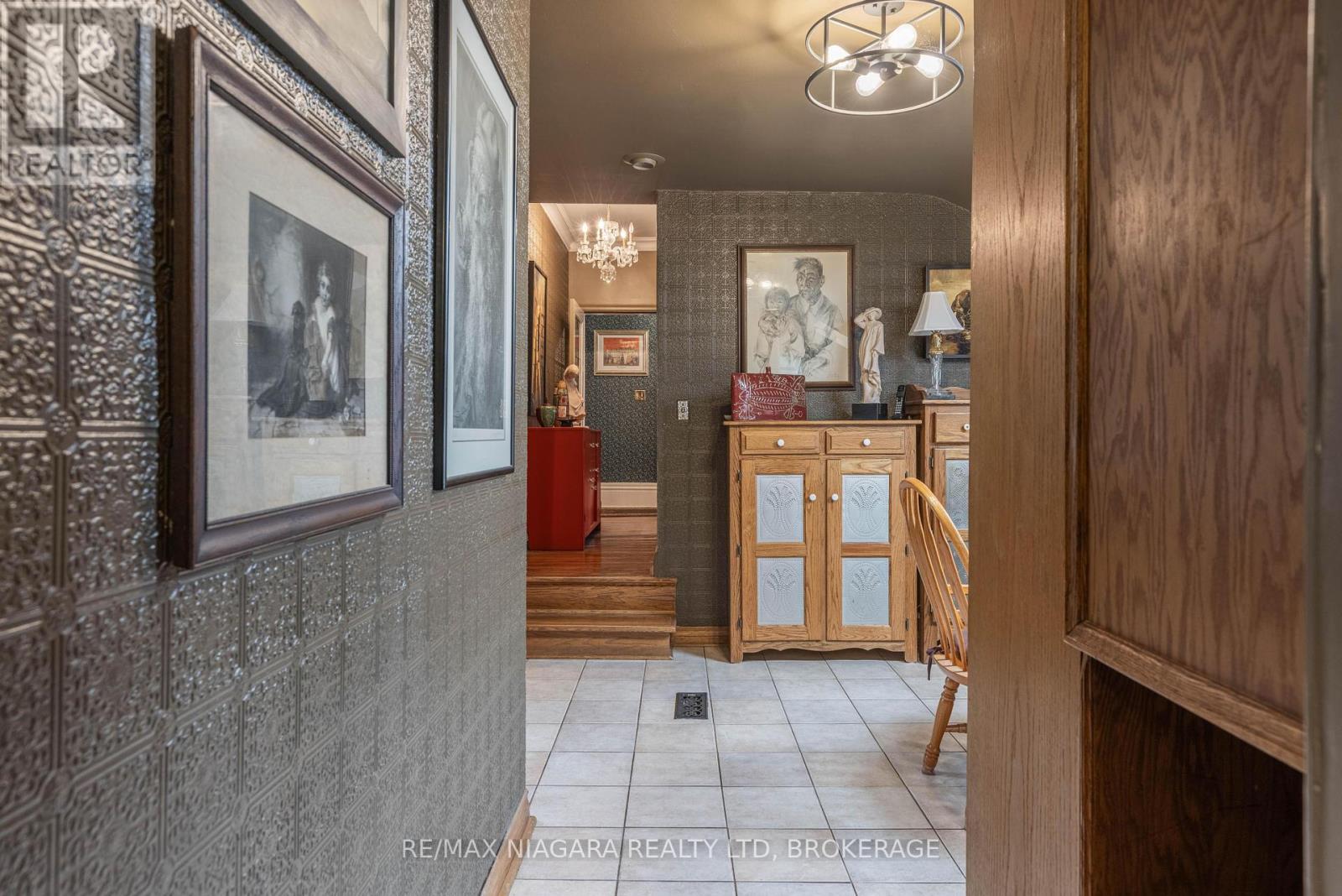 147 Geneva Street, St. Catharines, Ontario  L2R 4N7 - Photo 15 - X12388290