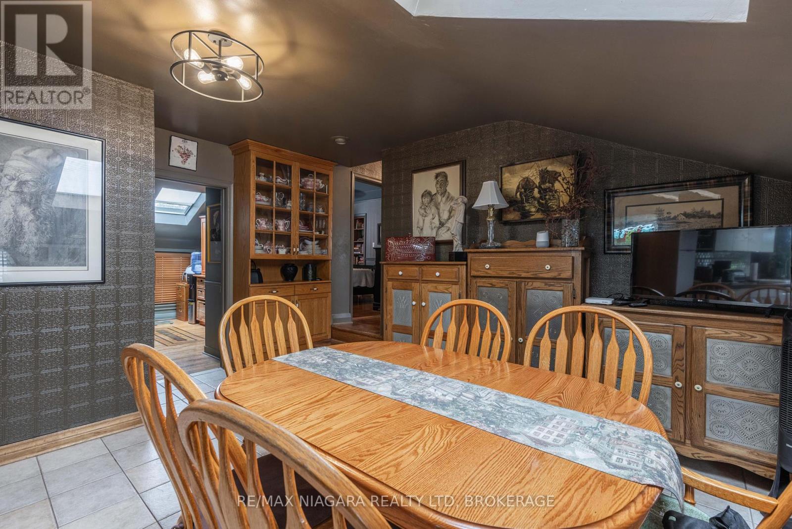 147 Geneva Street, St. Catharines, Ontario  L2R 4N7 - Photo 18 - X12388290