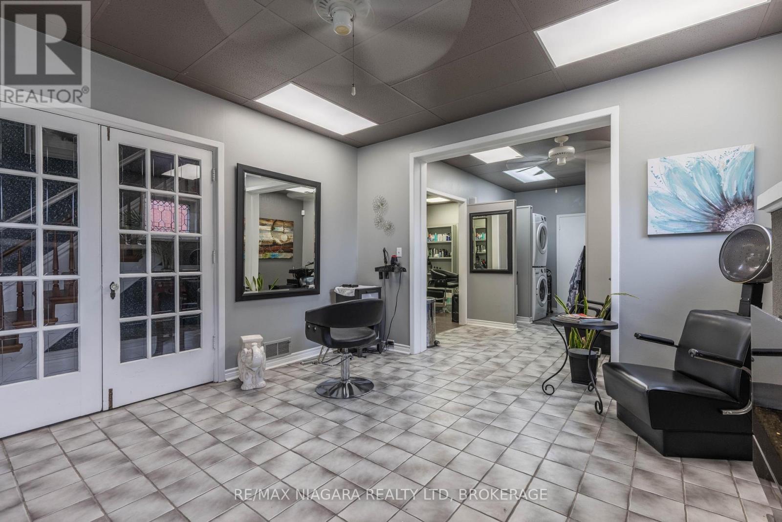 147 Geneva Street, St. Catharines, Ontario  L2R 4N7 - Photo 21 - X12388290