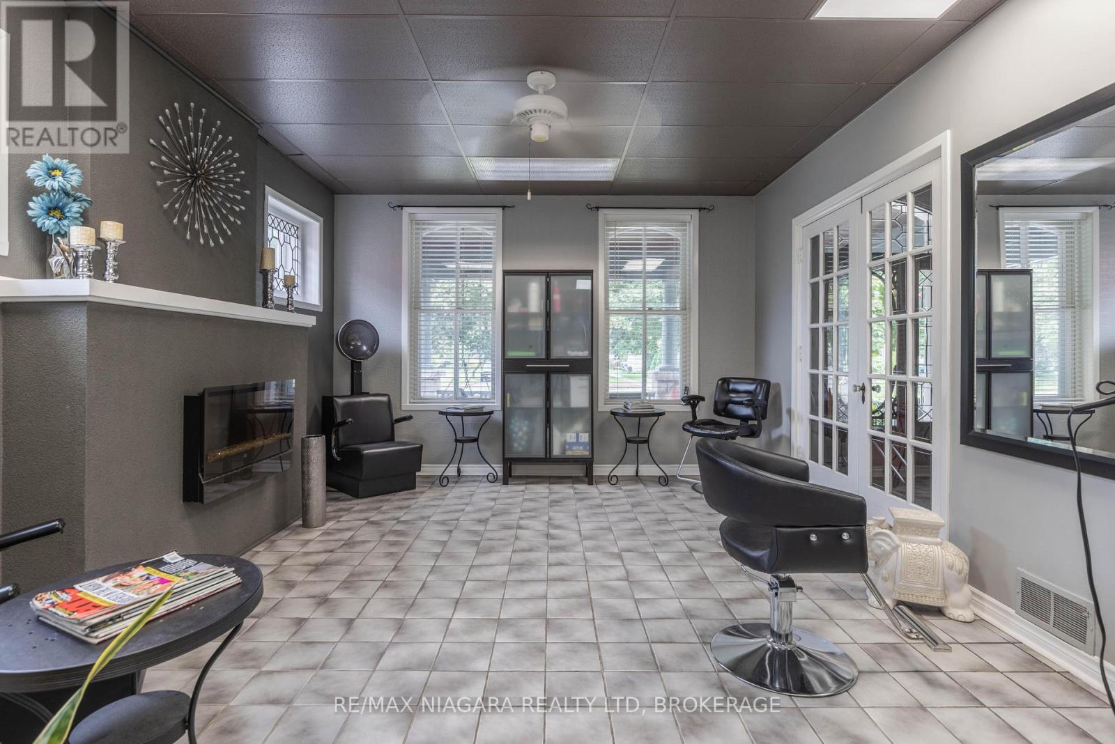 147 Geneva Street, St. Catharines, Ontario  L2R 4N7 - Photo 22 - X12388290