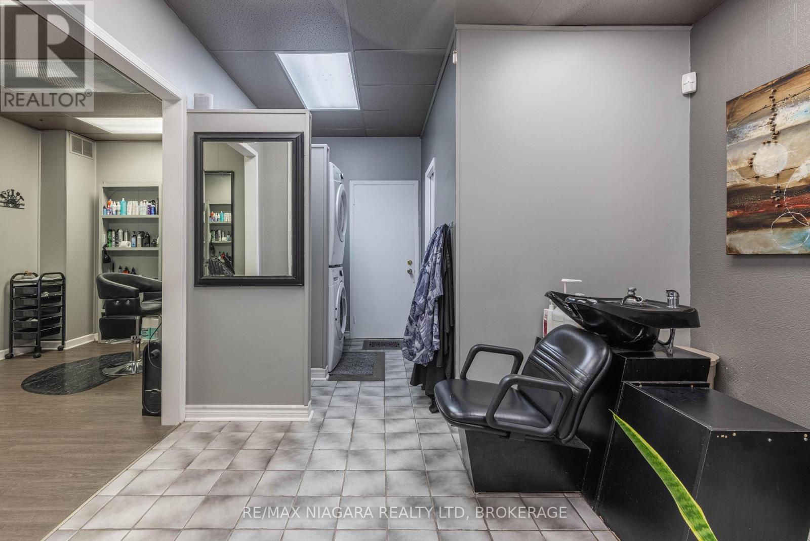 147 Geneva Street, St. Catharines, Ontario  L2R 4N7 - Photo 25 - X12388290