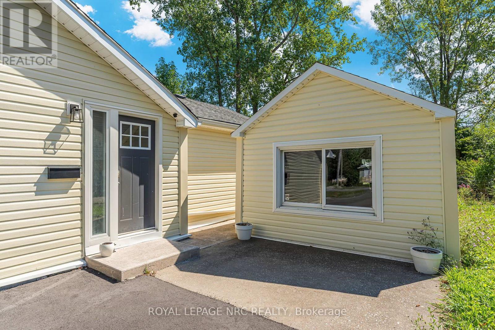 414 Washington Road, Fort Erie, Ontario  L2A 4K4 - Photo 5 - X12388312