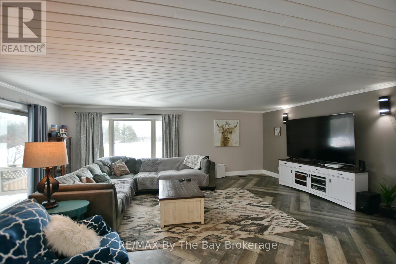 193 14 Concession E, Tiny, Ontario  L9M 2H7 - Photo 4 - S12388131